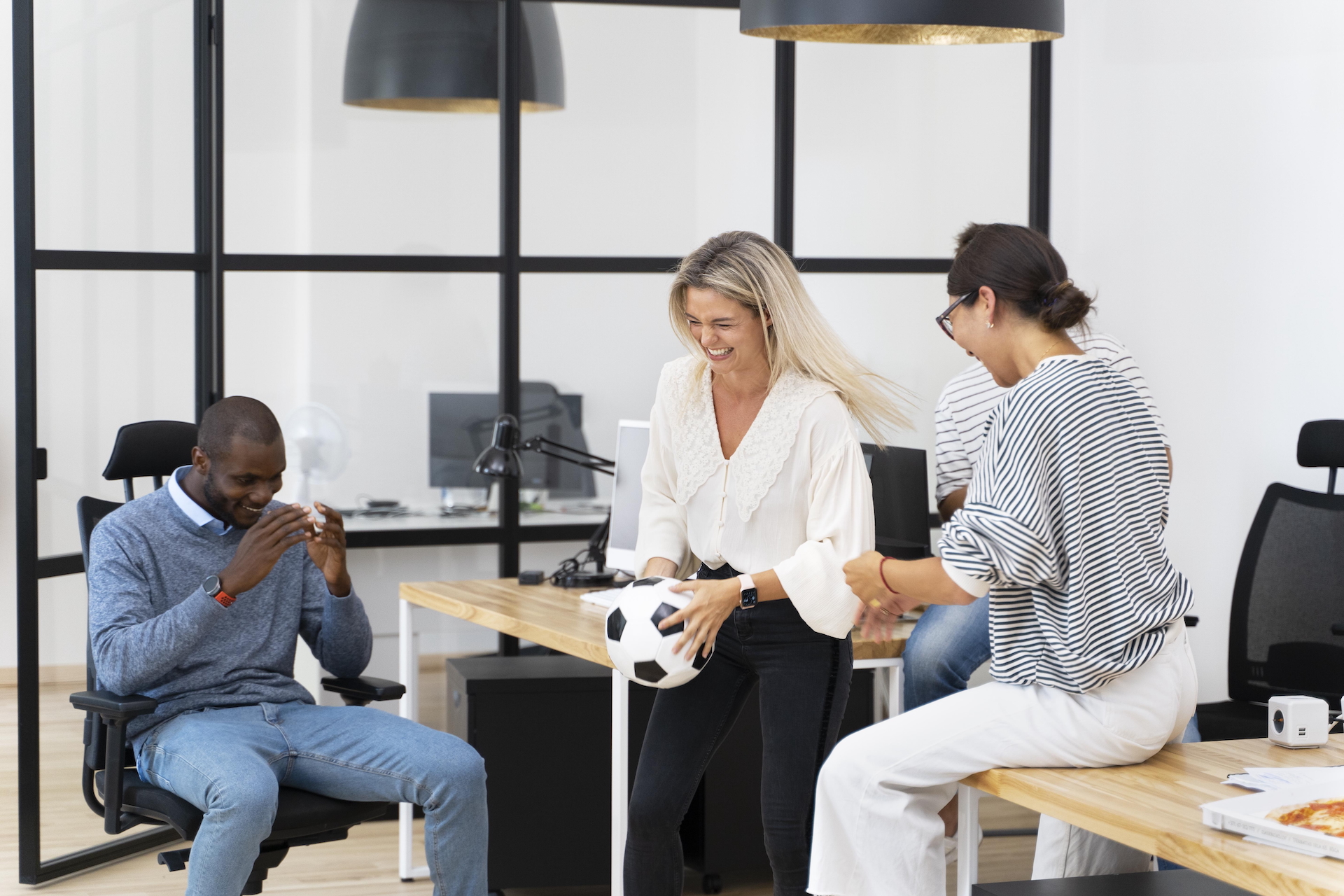 Pilotez vos ventes sans sacrifier vos nuits grâce au SMaaS : la Direction Commerciale à la demande